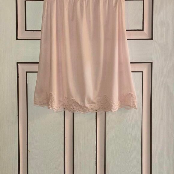 Unbranded Women's Pink Skirt - Picture 2 of 8